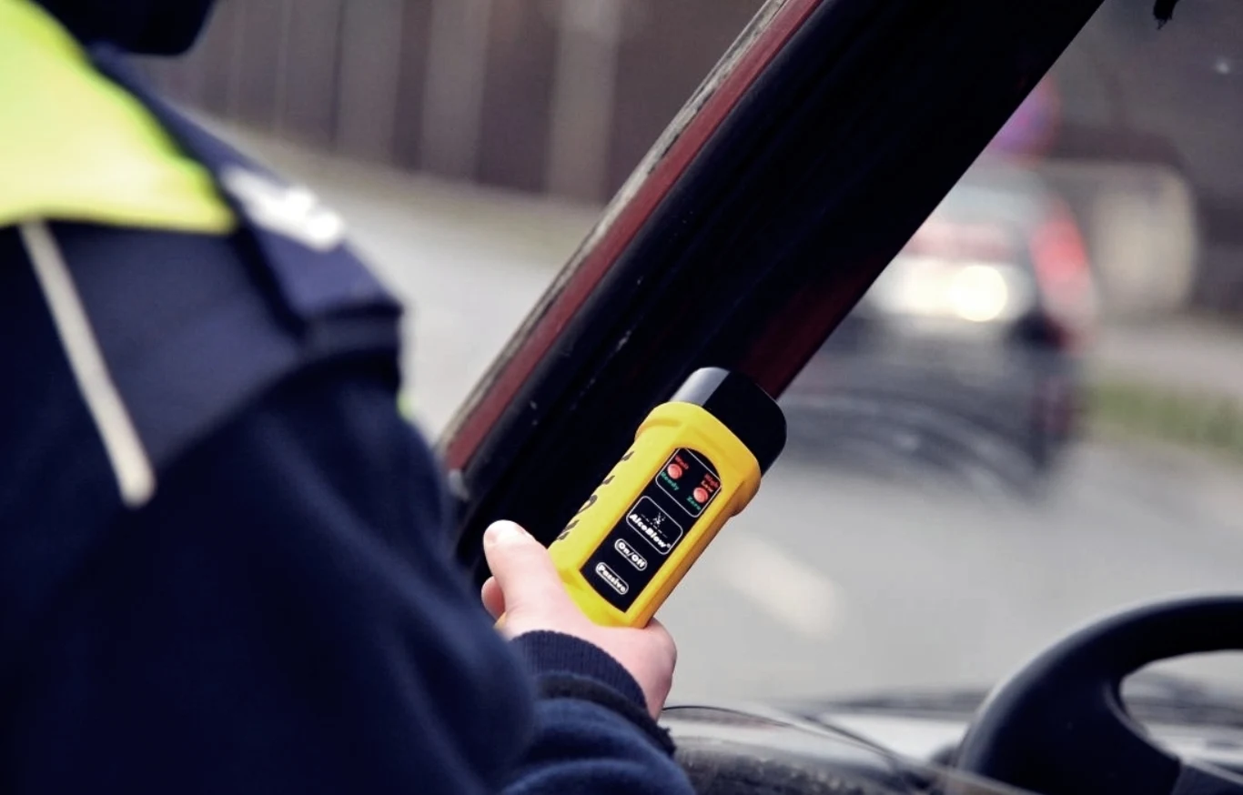 Totalnie pijana przyjechała odebrać dzieci z przedszkola Totalnie pijana przyjechała odebrać dzieci z przedszkola