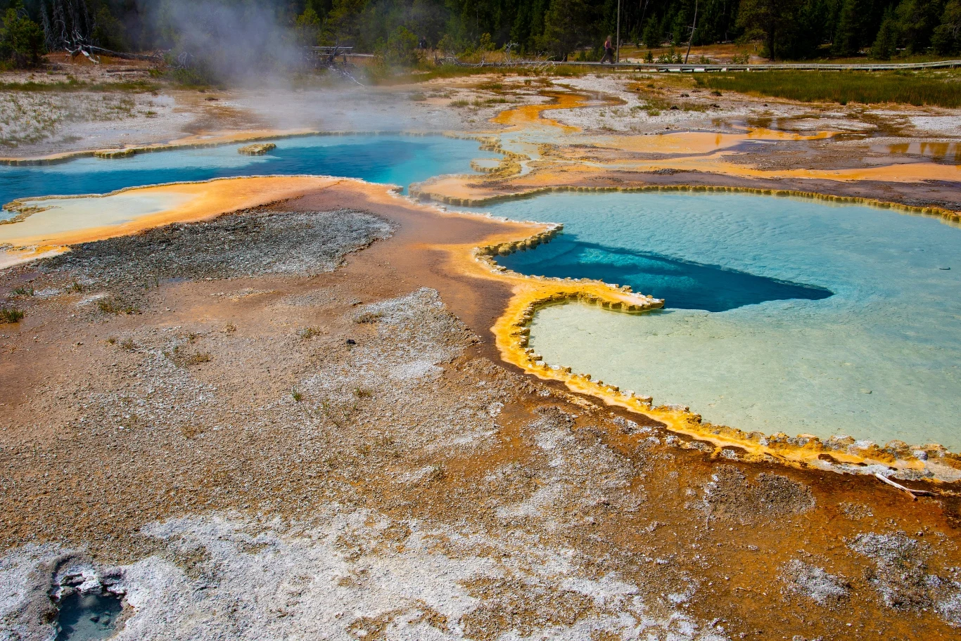 Jezioro wydaje charakterystyczne dudniące dźwięki Jezioro wydaje charakterystyczne dudniące dźwięki