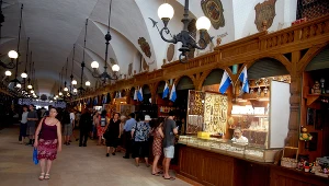 Przedsiębiorca, który był zainteresowany wynajmem kramu w Sukiennicach za 42 tys. zł miesięcznie, ostatecznie nie podpisał umowy