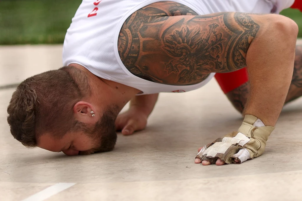 Paweł Fajdek w sierpniu chce wywalczyć szósty tytuł mistrza świata. To dla niego kluczowa impreza w całym sezonie, który zaczął się dość kiepsko Paweł Fajdek w sierpniu chce wywalczyć szósty tytuł mistrza świata. To dla niego kluczowa impreza w całym sezonie, który zaczął się dość kiepsko