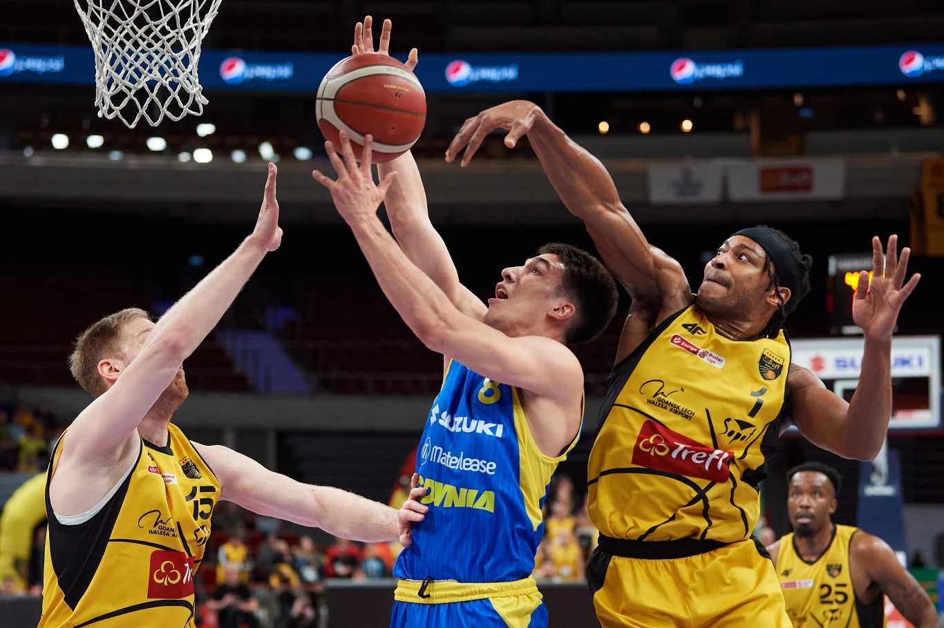 Koszykarskie derby Trójmiasta pomiędzy Treflem Sopot i Suzuki Arką Gdynia były bardzo zacięte 