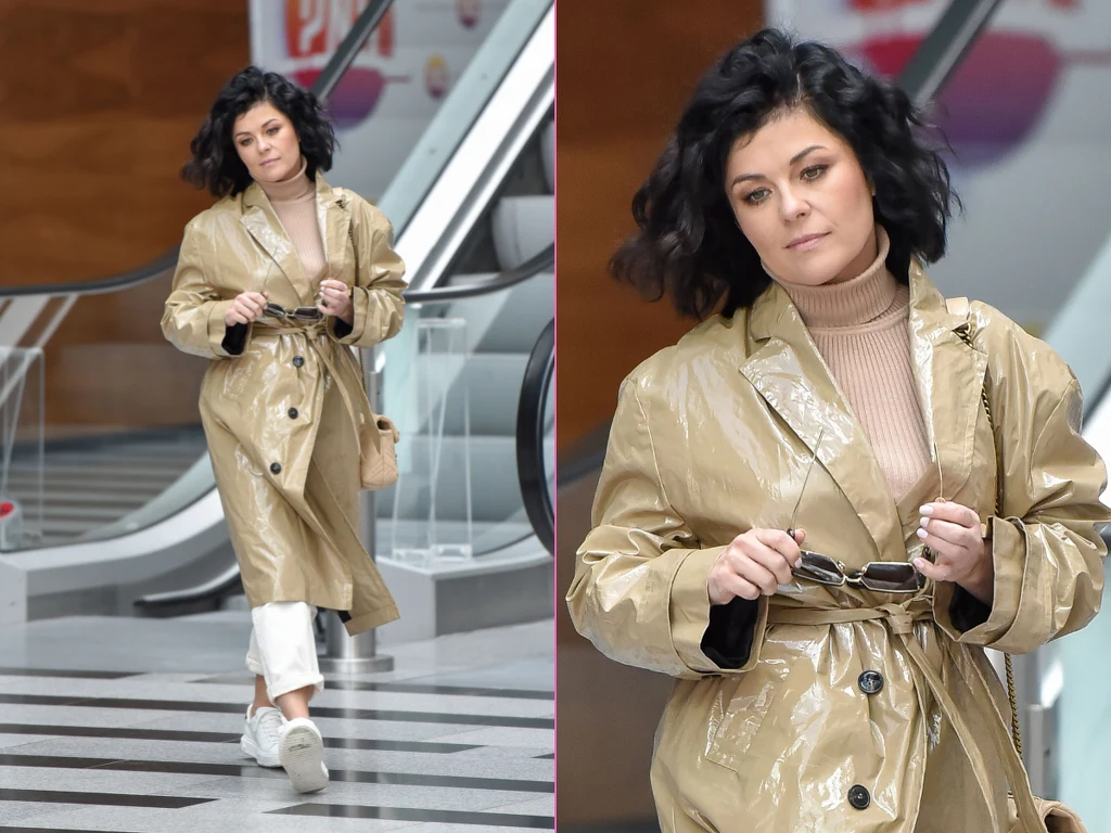 Katarzyna Cichopek zawinięta jak cukierek wychodzi SAMA z TVP