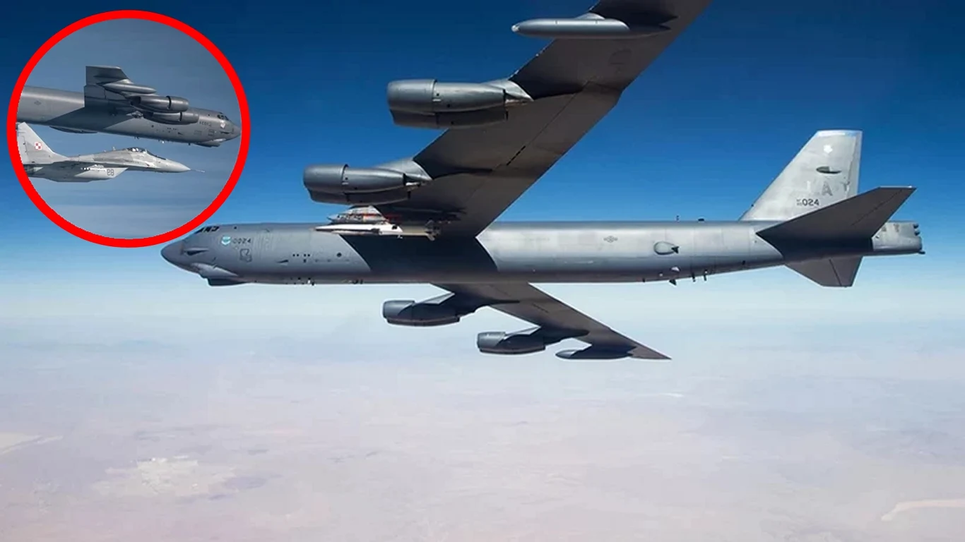 Atomowy bombowiec nad Polską. Eskortowały go nasze F-16 Atomowy bombowiec nad Polską. Eskortowały go nasze F-16