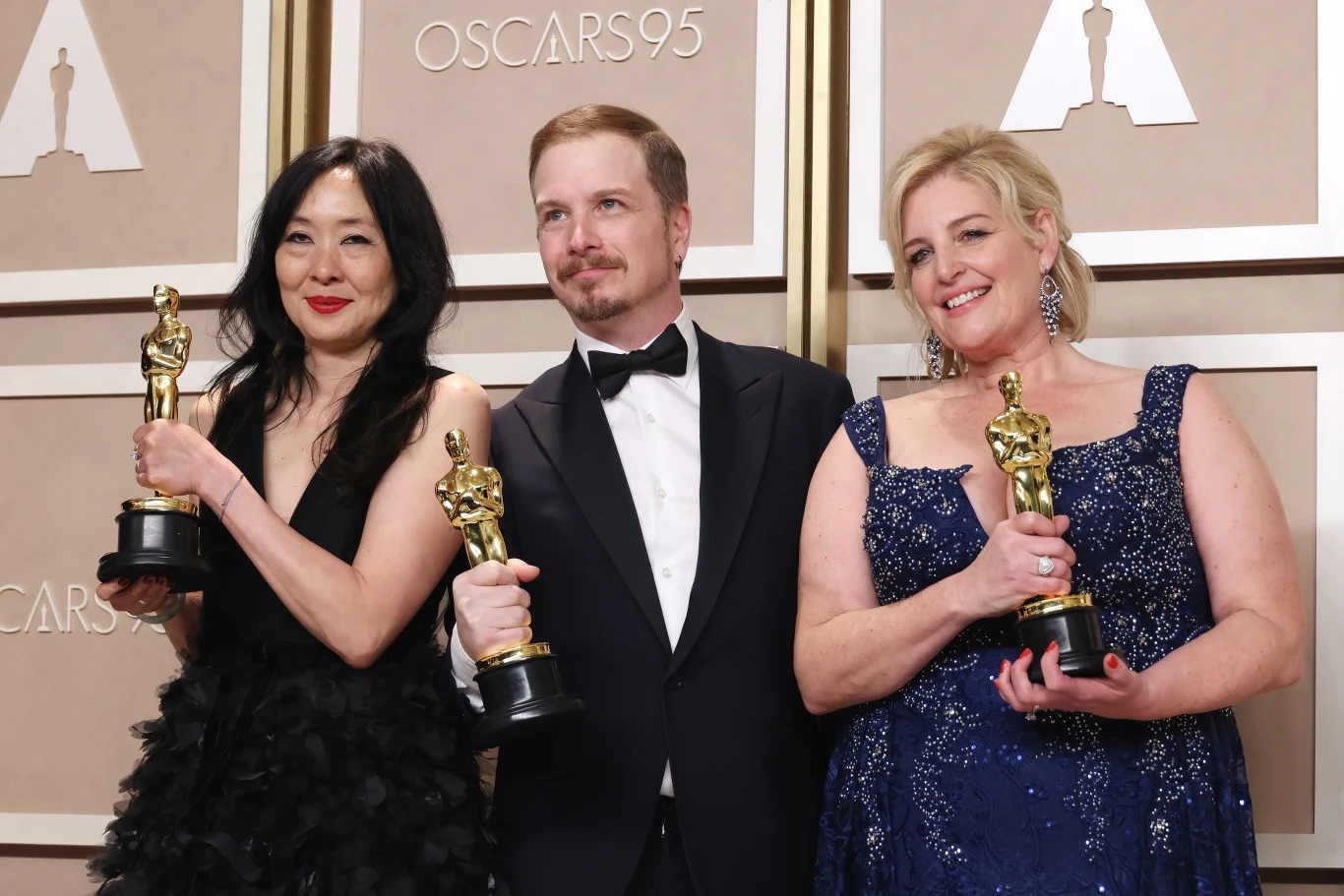 Oscar w kategorii najlepsza charakteryzacja powędrował do Adriena Morota, Judy Chin Anne Marie Bradley, charakteryzatorów filmu "Wieloryb", który podziękowali ze sceny m.in. Brandanowi Fraserowi, który zagrał tytułową rolę otyłego mężczyzny. Jego kostium ważył aż 130 kilogramów, a zakładanie go każdego dnia trwało 6 godzin.