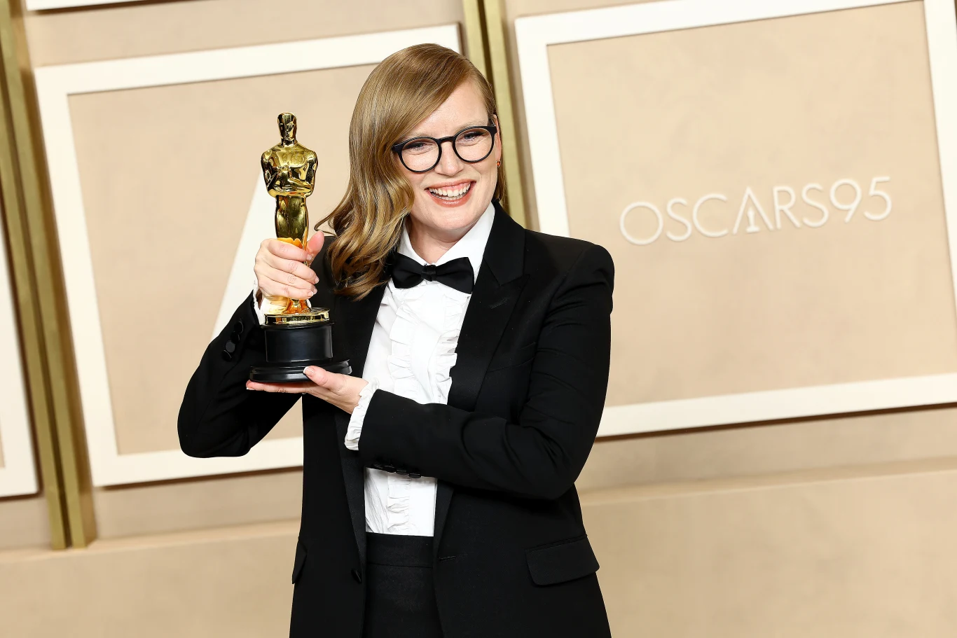 Niespodzianka w kategorii "najlepszy scenariusz adaptowany"! Oscar trafił do rąk Sarah Polley, autorki filmu "Women Talking", która podziękowała Akademii za docenienie kobiecej perspektywy. "Nie tylko mówią, ale też słuchają" - powiedziała, nawiązując do tytułu swojego filmu.