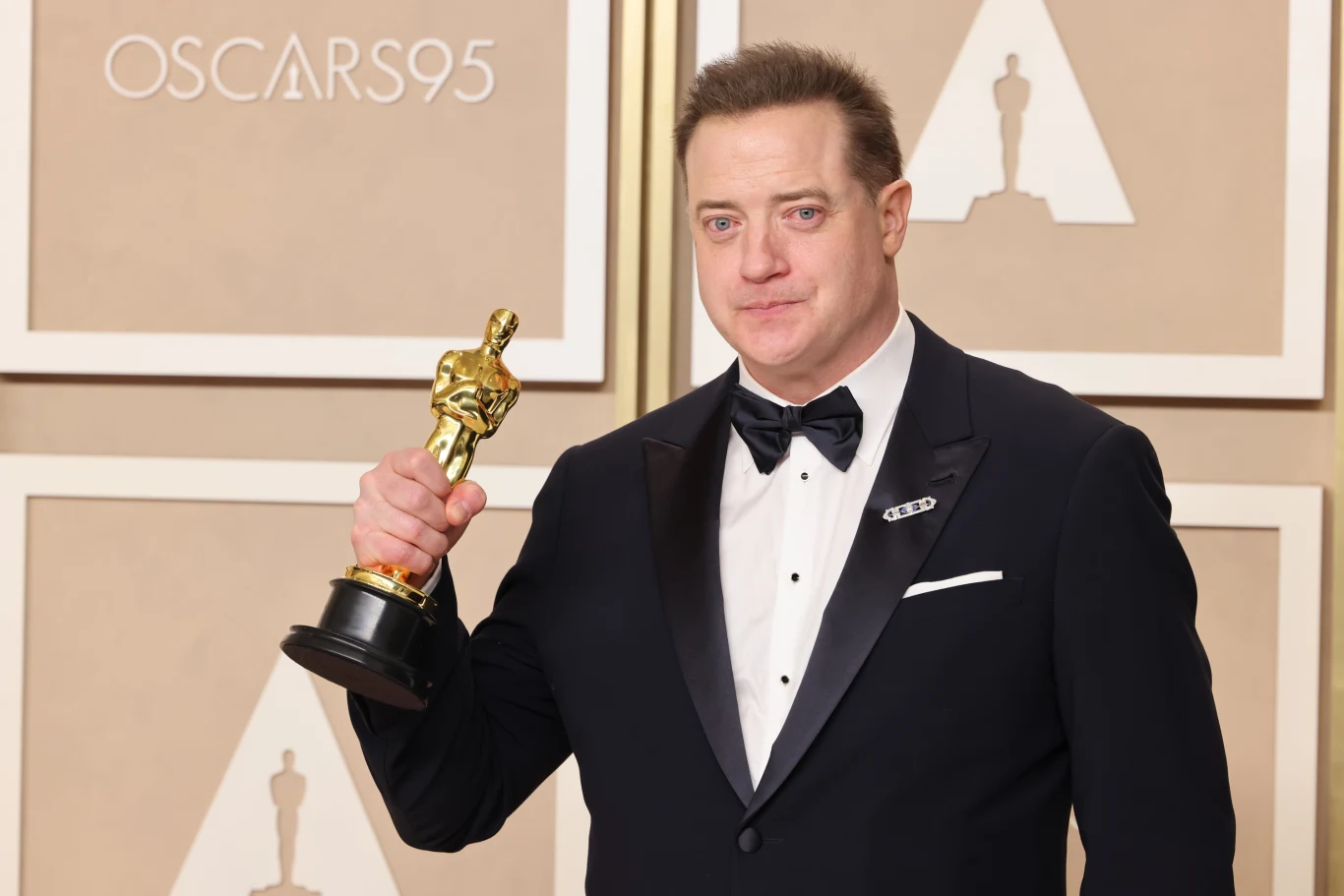 Laureatki Oscara Halle Berry i Jessica Chastain przedstawiły nominowanych w kategorii "najlepszy aktor". Oscar powędrował do Brendana Frasera za rolę w filmie "Wieloryb"..