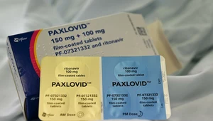 Lek na COVID-19 Paxlovid w Polsce jest trudno dostępny i kosztuje niemal 6 tys. zł