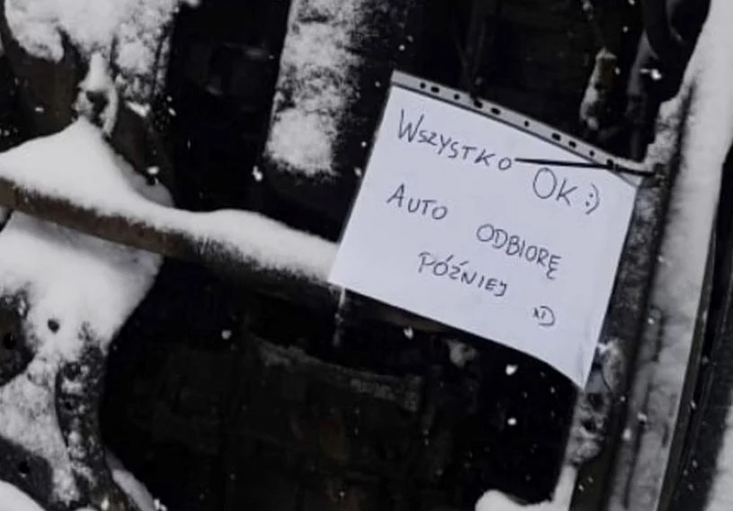 Kartka miała zapewne uspokoić podróżujących drogą innych uczestników ruchu.