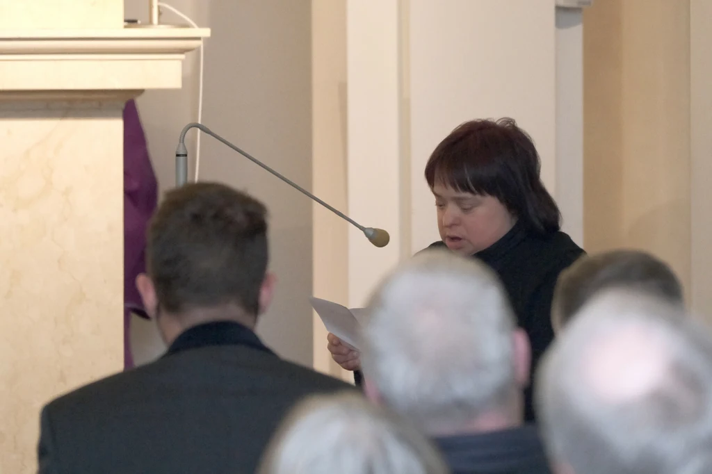 Barbara Lityńska na pogrzebie taty Barbara Lityńska na pogrzebie taty