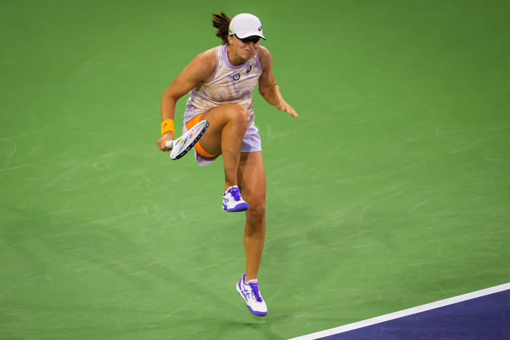 Iga Świątek w meczu z Biancą Andreescu w Indian Wells Iga Świątek w meczu z Biancą Andreescu w Indian Wells