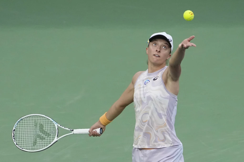 Iga Świątek w meczu z Biancą Andreescu w Indian Wells Iga Świątek w meczu z Biancą Andreescu w Indian Wells