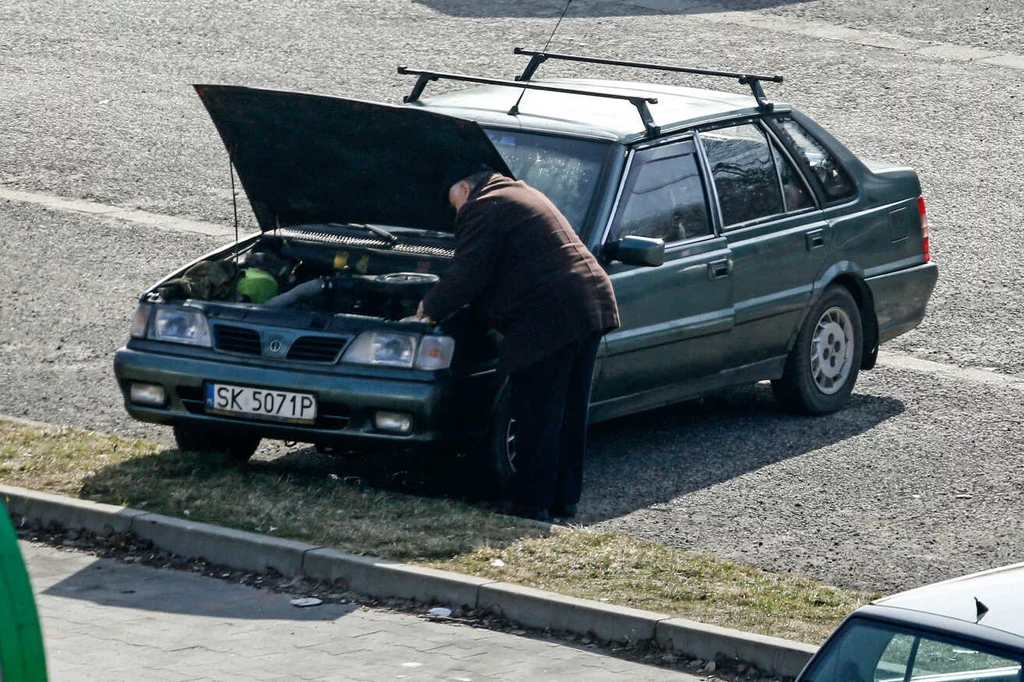 Jakie nawyki kierowców niszczą silnik w samochodzie?