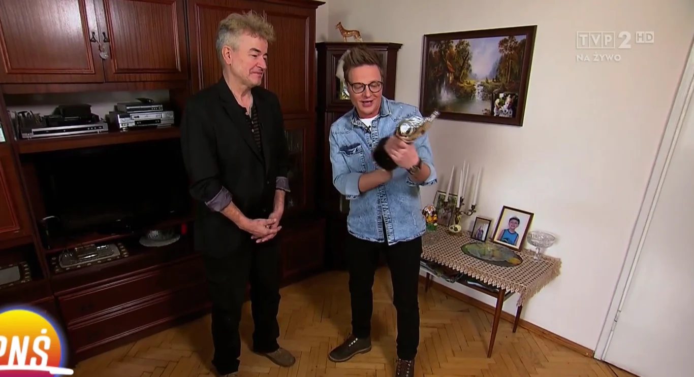 Zbigniew Zaranek w swoim domu z Mateuszem Szymkowiakiem w "Pytaniu na Śniadanie"