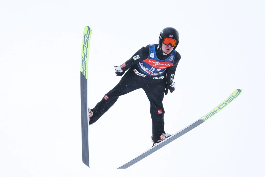 Skoki narciarskie: PŚ w Lillehammer. Kristoffer Eriksen Sundal w akcji Skoki narciarskie: PŚ w Lillehammer. Kristoffer Eriksen Sundal w akcji