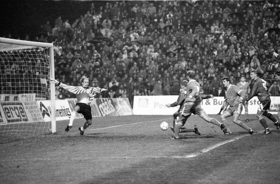 Lech Poznań kontra IFK Goteborg w 1992 roku Lech Poznań kontra IFK Goteborg w 1992 roku