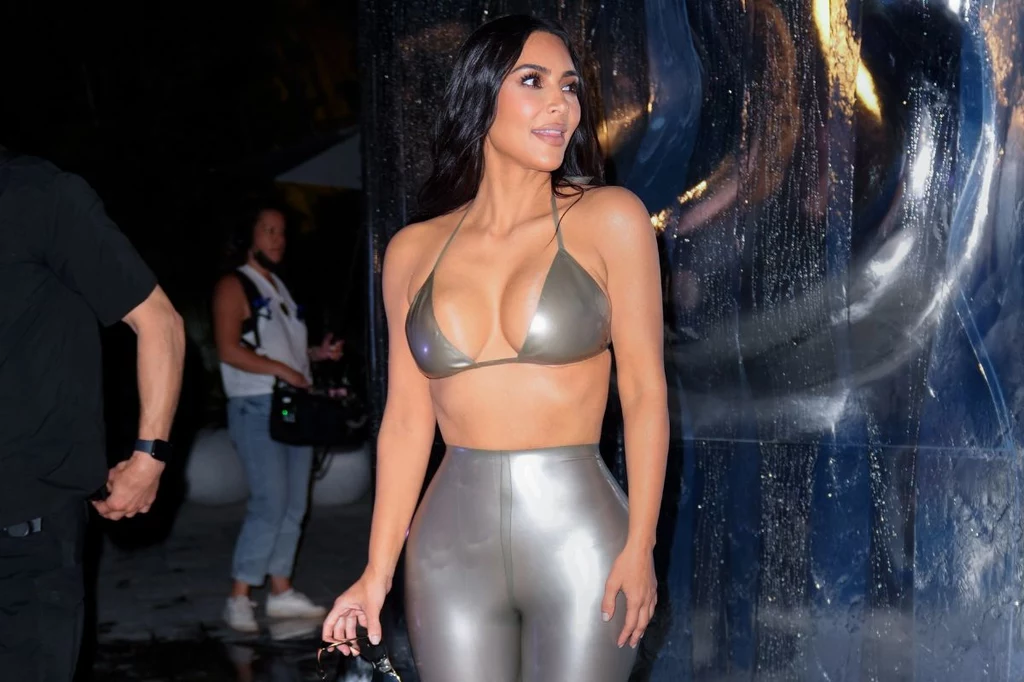 Kim Kardashian kocha chwalić się swoim doskonałym ciałem 