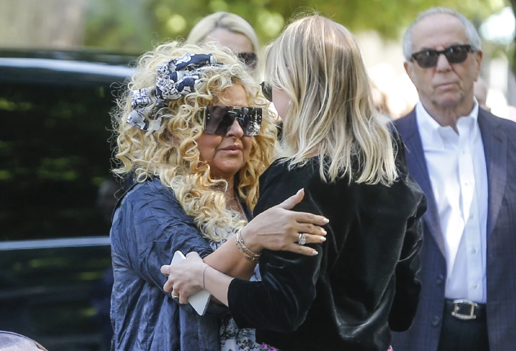 Magda Gessler i Lara Gessler na pogrzebie Piotra Gesslera