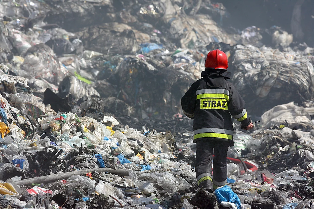 Pożary odpadów stały się w ostatnich latach prawdziwą plagą w Polsce. Kontrola NIK wykazała, że można było lepiej im zapobiegać