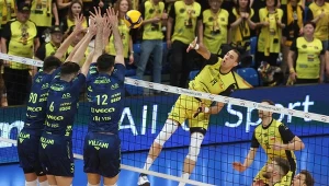 Honorowe pożegnanie z pucharem i z prezesem