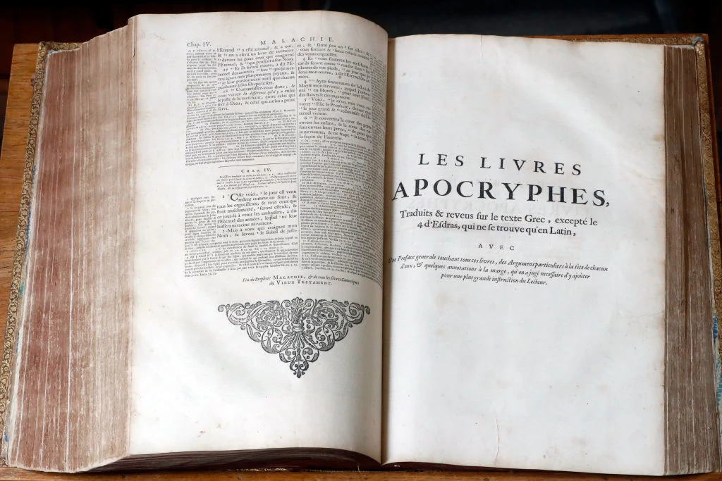 Apokalipsa Abrahama przez wieki była zapomnianym tekstem, gdyż jedyna jej znana wersja sporządzona została w języku statosłowiańskim