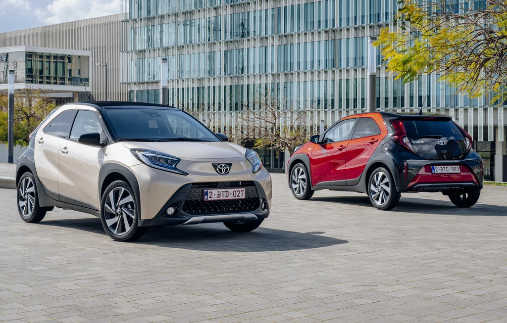 Toyota Aygo X zwraca uwagę swoją prezencją w stylu crossovera 