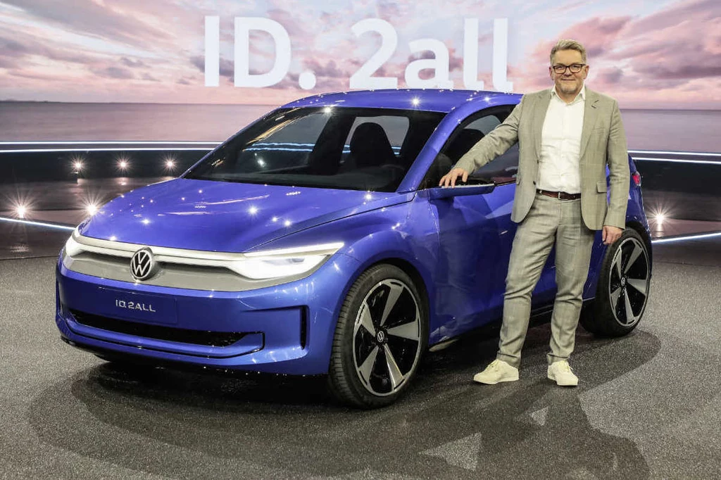 Andreas Mindt - nowy szef designu marki Volkswagen - przy swoim dziele: modelu ID. 2all