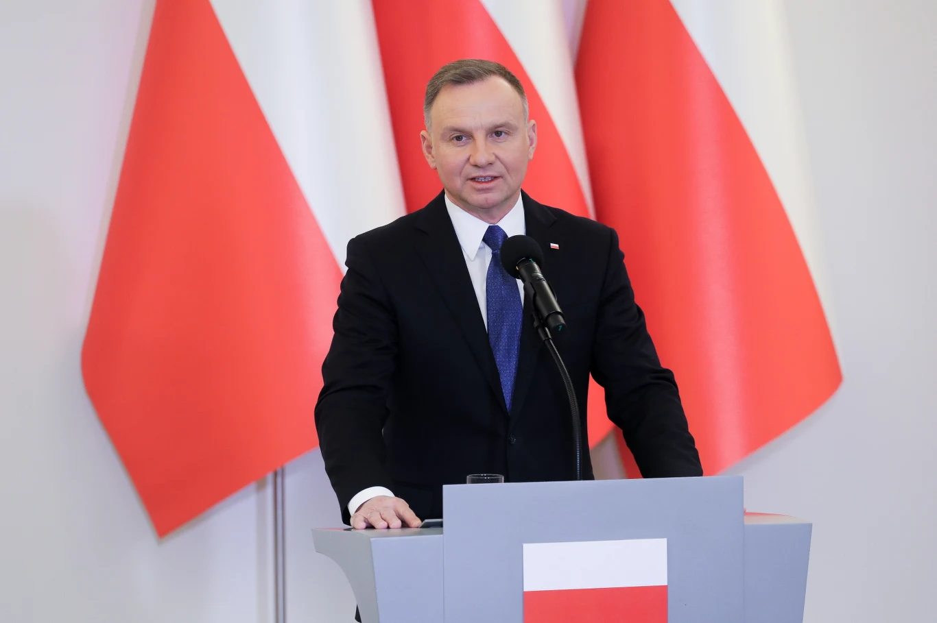 Prezydent RP Andrzej Duda podczas wspólnej konferencji prasowej z prezydentem Czech Prezydent RP Andrzej Duda podczas wspólnej konferencji prasowej z prezydentem Czech