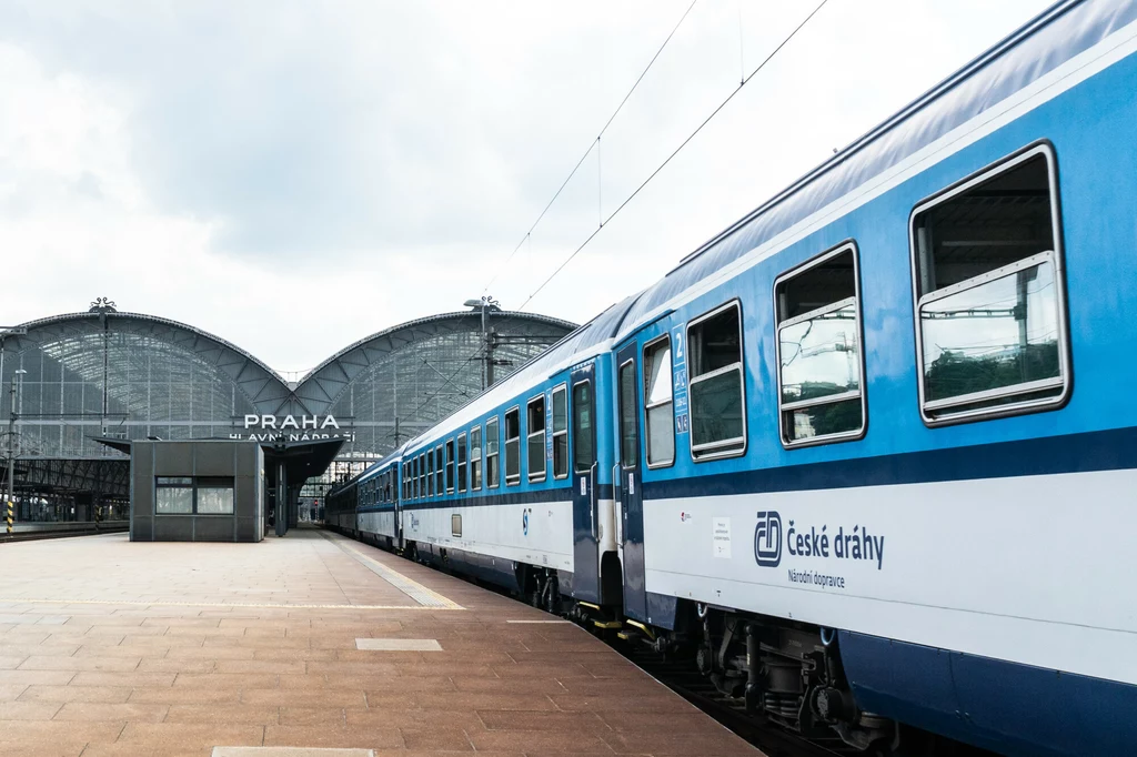 Dworzec w Pradze. To jedno z europejskich miast, do którego z Polski dojedziemy pociągiem Dworzec w Pradze. To jedno z europejskich miast, do którego z Polski dojedziemy pociągiem