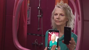 Katarzyna Butowtt w filmie "Jezioro Słone"