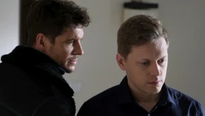 Chodakowski (Mikołaj Roznerski) zdecyduje się stanąć oko w oko Radkiem (Philippe Tłokiński)