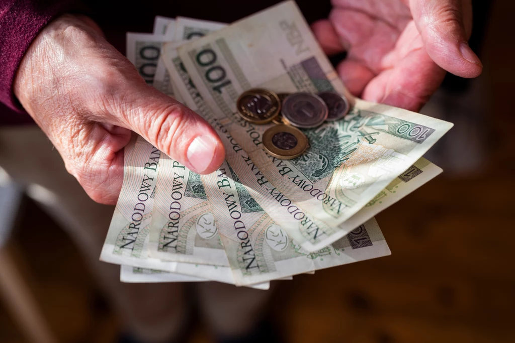 Ile wyniesie emerytura z KRUS w 2023? Polskich seniorów czekają podwyżki