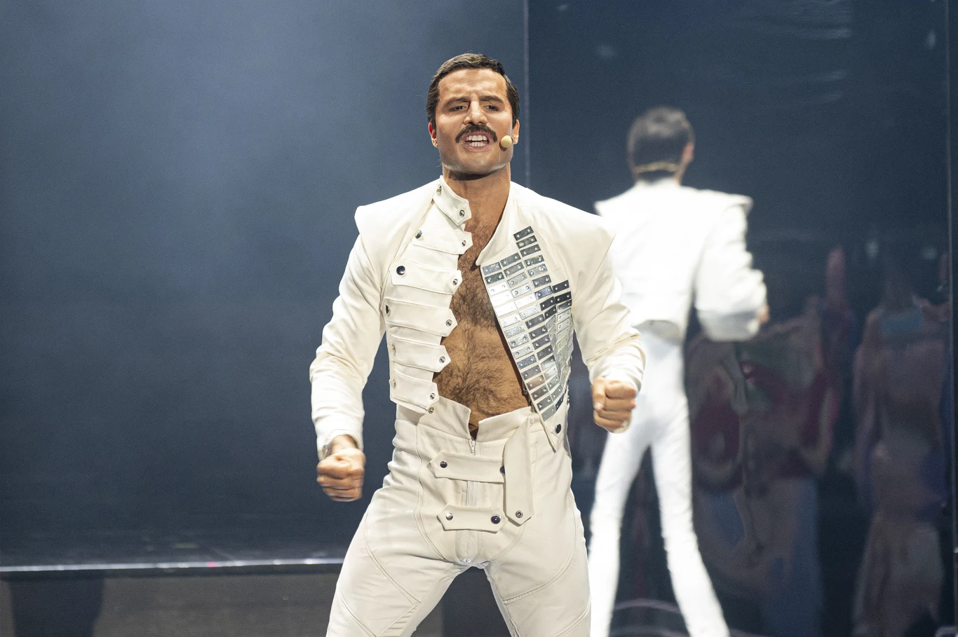 Piotr Stramowski jako Freddie Mercury w programie "Twoja twarz brzmi znajomo"