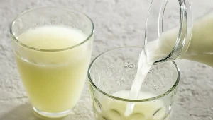 Coraz częściej piją go dla zdrowia. Niewiele osób wie, komu może zaszkodzić