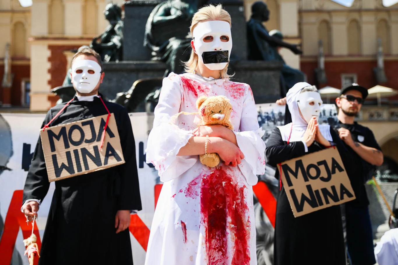 Coraz więcej Polaków ma dość tuszowania przypadków pedofilii w Kościele katolickim