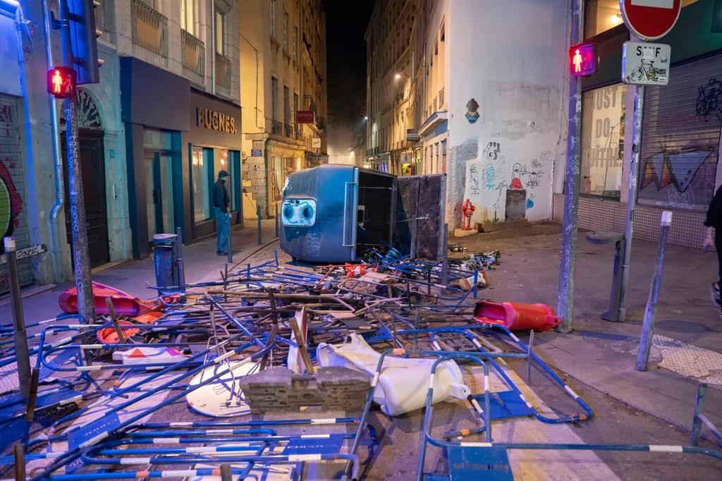 Ulice Lyon po proteście. Ulice Lyon po proteście.