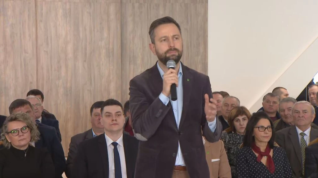 Prezes PSL Władysław Kosiniak-Kamysz podczas spotkania z mieszkańcami powiatu buskiego Prezes PSL Władysław Kosiniak-Kamysz podczas spotkania z mieszkańcami powiatu buskiego