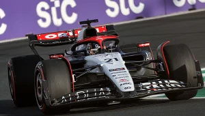 Nyck de Vries trzeci trening obejrzał w garażu