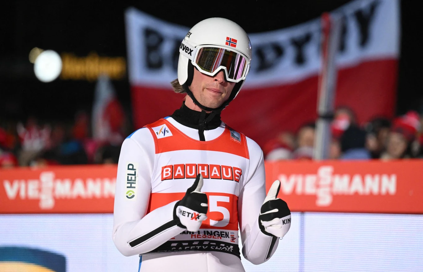 Skoki narciarskie. Daniel-Andre Tande podczas rywalizacji w Pucharze Świata