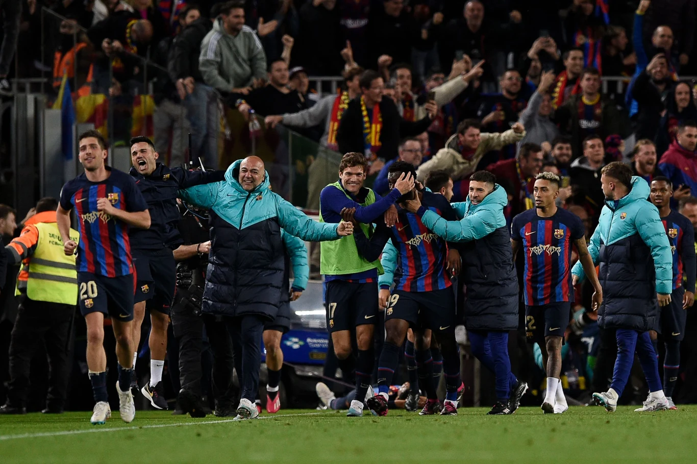 FC Barcelona cieszy się ze zwycięstwa nad Realem Madryt