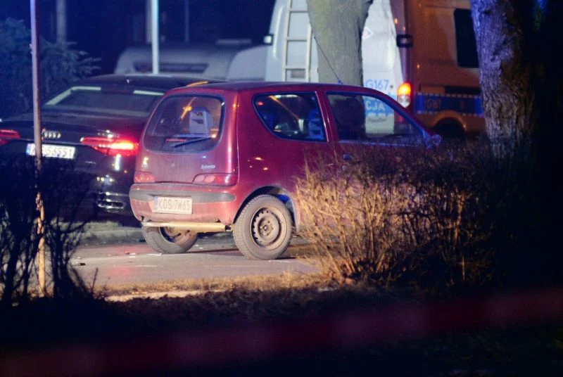 Po 6 latach postoju na parkingu depozytowym Fiat Seicento wrócił do właściciela. Z samochodu zniknęły tylne lampy