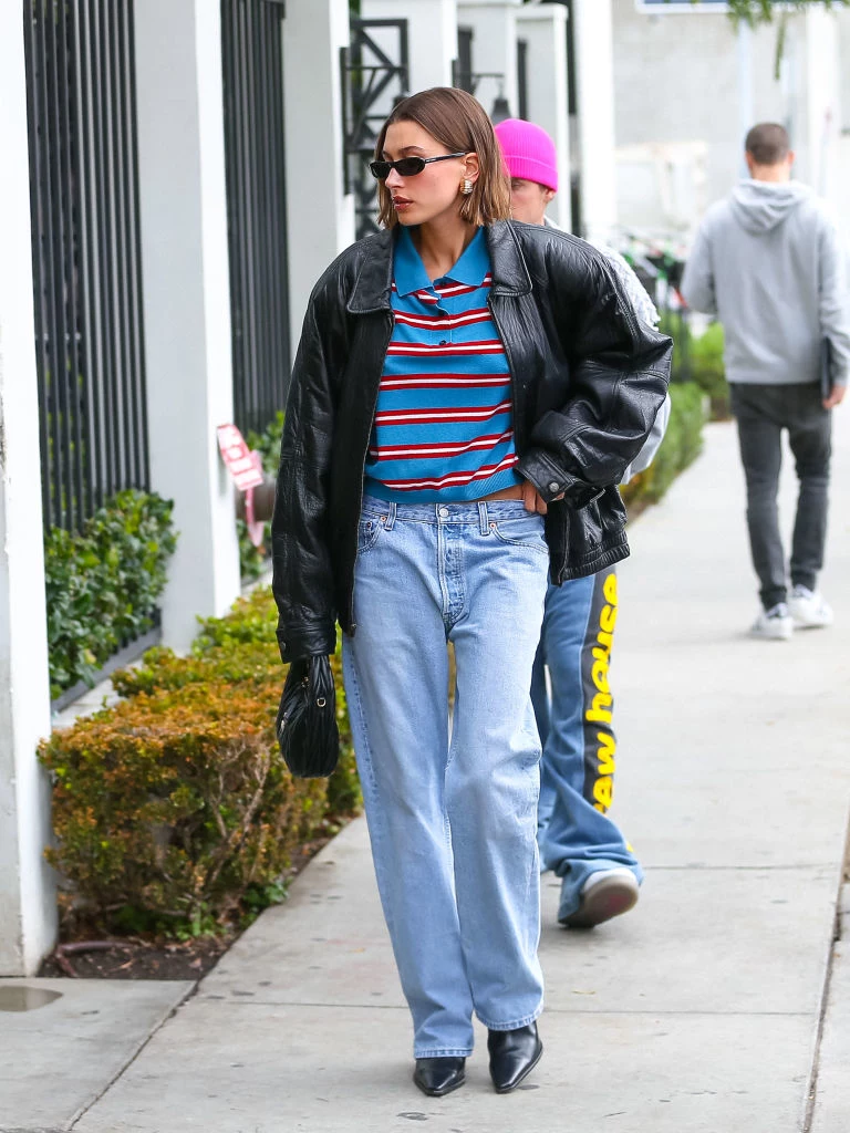 Hailey Bieber lansuje dad fit jeans