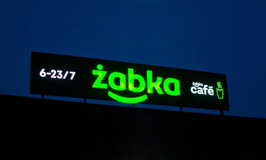 W Poznaniu zadebiutował nowy format sklepu Żabki