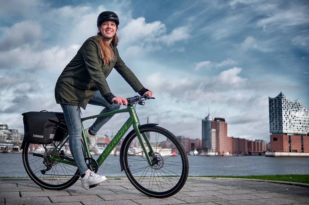 UOKiK nałożył na spółkę Merida Polska 2,5 mln zł kary. Urząd zarzuca firmie, że w latach 2014-2020 uniemożliwiała sprzedaż swoich rowerów przez internet, co mogło zaburzać konkurencyjność na rynku i sztucznie zawyżać ceny rowerów