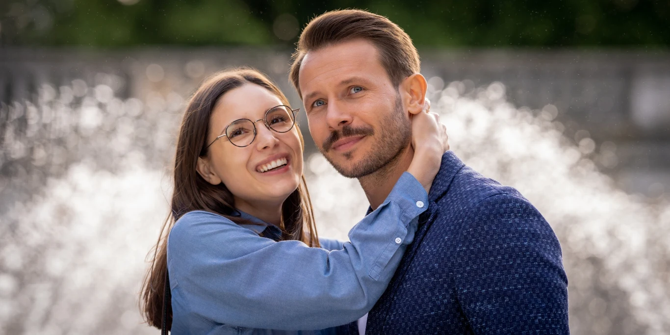 "Miłość do kwadratu bez granic" Filipa Zylbera to kontynuacja hitów Netfliksa: "Miłość do kwadratu" i "Miłość do kwadratu jeszcze raz". W głównych rolach znów zobaczymy Adriannę Chlebicką i Mateusza Banasiuka.