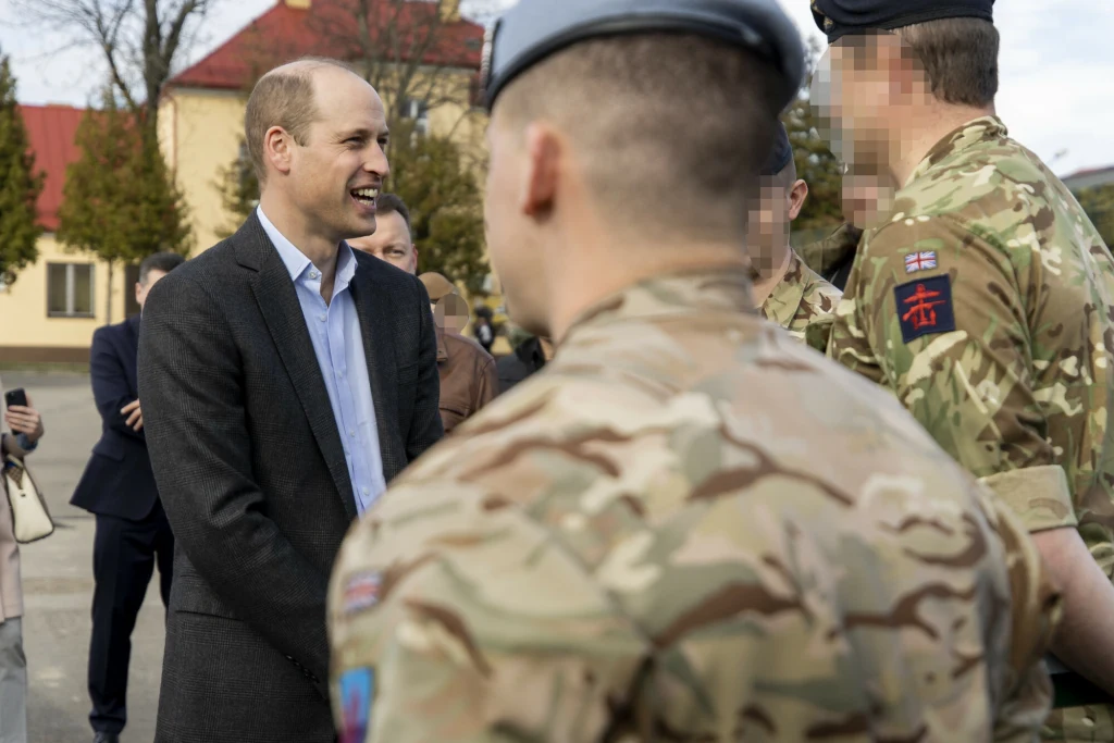 Książę William z wizytą w bazie wojskowej w Polsce Książę William z wizytą w bazie wojskowej w Polsce