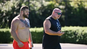 Trener Szymon Ziółkowski (z prawej), obok jego podopieczny - Paweł Fajdek