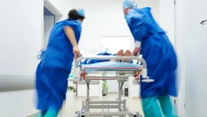 Śmiertelne ognisko zapalenia opon mózgowych w Anglii. Służby reagują