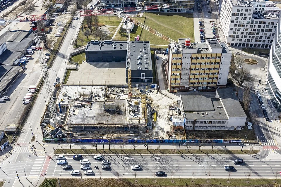 Obecnie powstaje druga nadziemna kondygnacja Obecnie powstaje druga nadziemna kondygnacja
