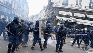 Postępowe elity swoje, lud swoje. Francja płonie!
