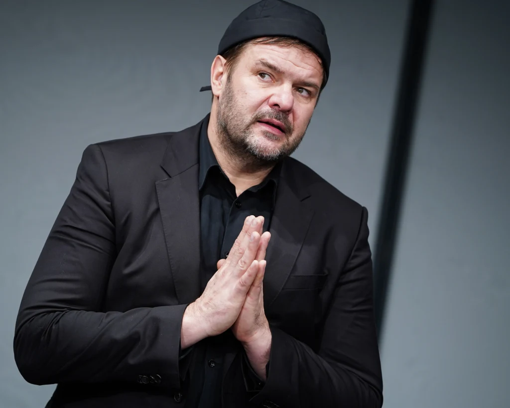 Tomasz Karolak postanowił... zmienić wiarę